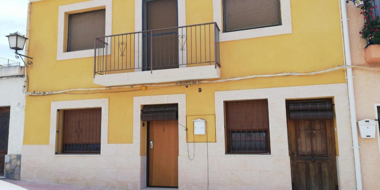 Casa Con Terraza/Confortable House With Terrace Aigues 외부 사진
