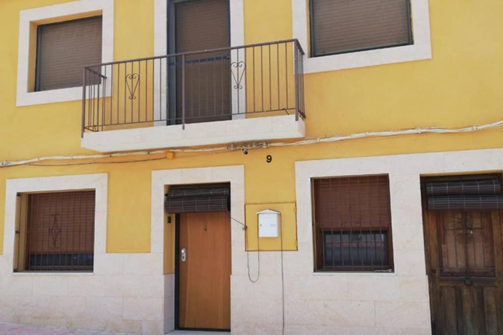 Casa Con Terraza/Confortable House With Terrace Aigues 외부 사진